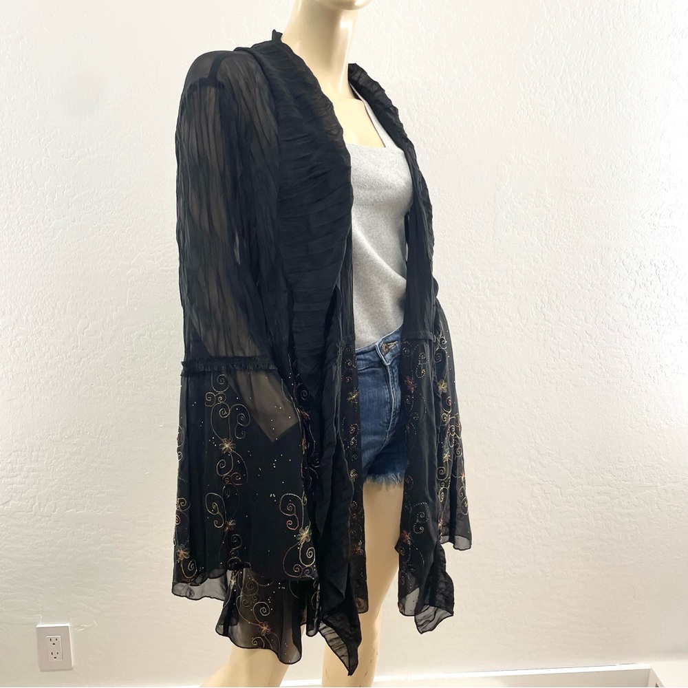 Chic Black Embroidered Sheer Kimono - Picture 5 of 11